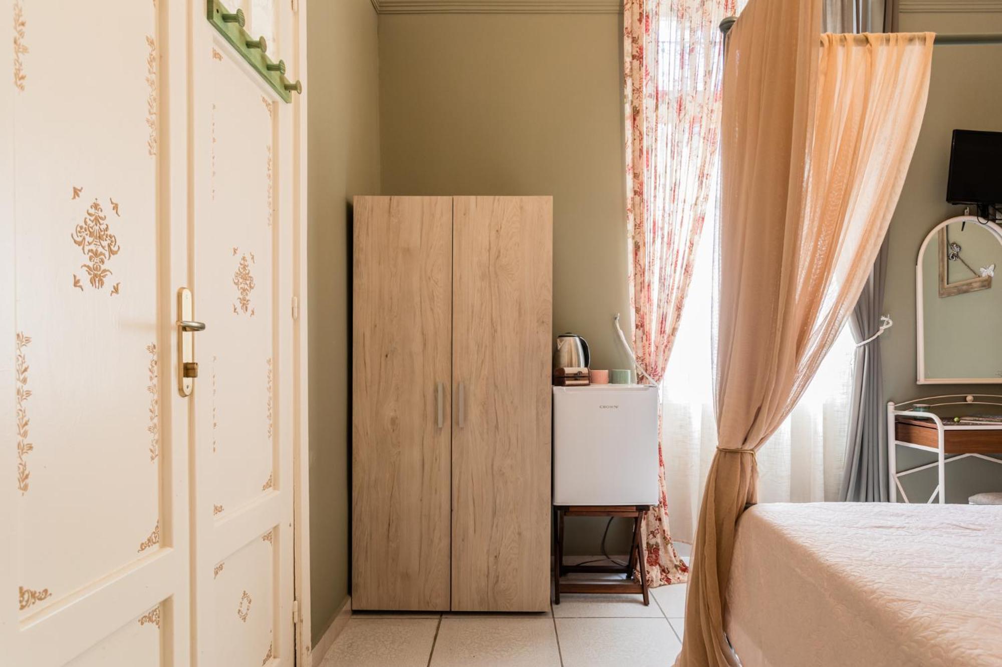 Alegria Simple Economy Rooms Athènes Extérieur photo